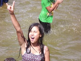 Флэшмоб в Луганске Водная битва давай до свидания фото