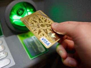 За аферы с банковскими картами житель Луганщины может сесть на  года