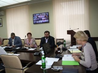 Вопросы трудоустройства инвалидов обсудили в Луганске