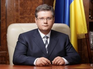 Оформить пенсию и субсидию можно через  тысяч отделений Укрпочты  Александр Вилкул