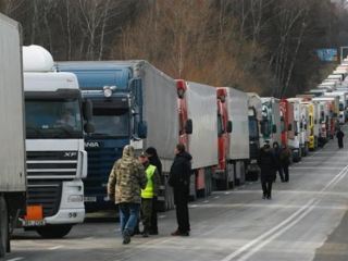 Очереди на границе  очередной необъяснимый шаг России  Президент Луганской РТПП