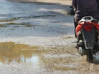 Жилой массив в Луганске подтапливают канализационные стоки