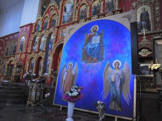 Икону рекордных размеров освятили в СвятоВладимирском соборе Луганска фото